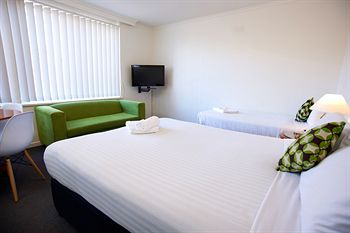 City Edge Serviced Apartments East Melbourne - Dalby Accommodation 4