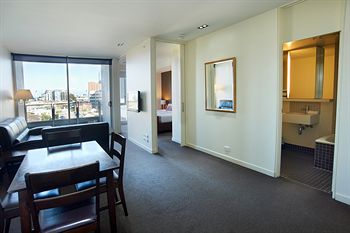 City Edge Serviced Apartments East Melbourne - Dalby Accommodation 18