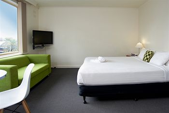 City Edge Serviced Apartments East Melbourne - Dalby Accommodation 22