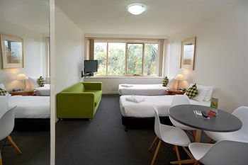 City Edge Serviced Apartments East Melbourne - Dalby Accommodation 35
