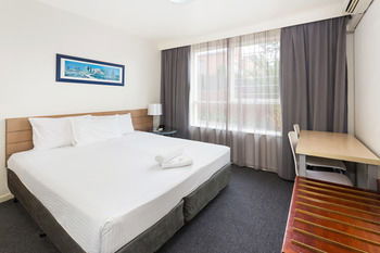 City Edge Serviced Apartments East Melbourne - Dalby Accommodation 48