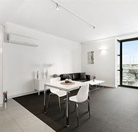 Docklands Private Collection of Apartments - Digital Harbour - Dalby Accommodation
