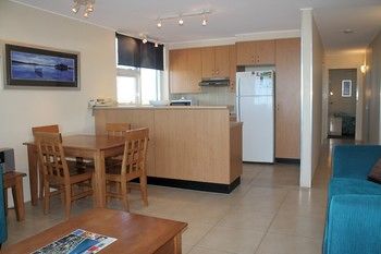 84 The Spit - Dalby Accommodation 82