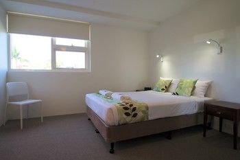 84 The Spit - Dalby Accommodation 95