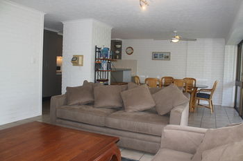 84 The Spit - Dalby Accommodation 114