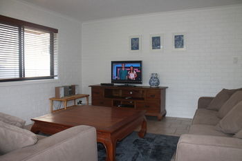 84 The Spit - Dalby Accommodation 118
