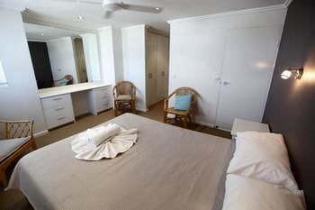 84 The Spit - Dalby Accommodation 136