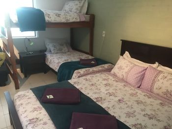 Sinclairs Country Retreat - Dalby Accommodation 24