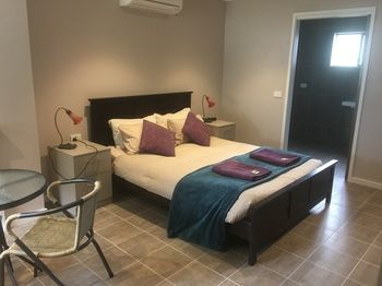 Sinclairs Country Retreat - Dalby Accommodation 35