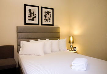 St Marks Lodge - Dalby Accommodation 7