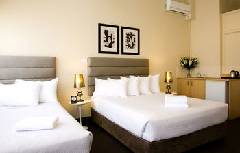 St Marks Lodge - Dalby Accommodation 10
