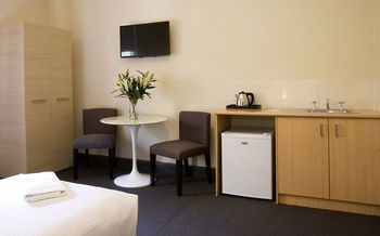 St Marks Lodge - Dalby Accommodation 19