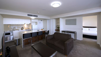Chifley Executive Suites - Dalby Accommodation 9