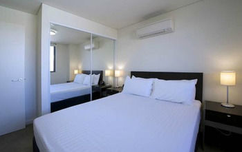 Chifley Executive Suites - Dalby Accommodation 12