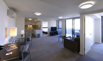 Chifley Executive Suites - Dalby Accommodation 1
