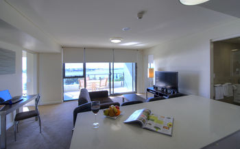 Chifley Executive Suites - Dalby Accommodation 4