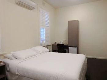 Naughtons Parkville Hotel - Dalby Accommodation 23