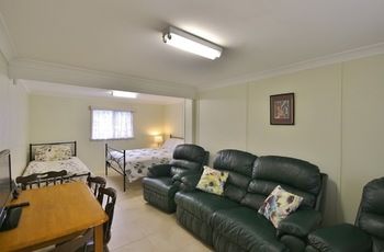 Paradise Bungalow - Dalby Accommodation 14