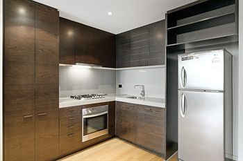 Docklands Private Collection Of Apartments - NewQuay - Dalby Accommodation 0