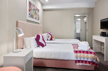 Docklands Private Collection Of Apartments - NewQuay - Dalby Accommodation 25