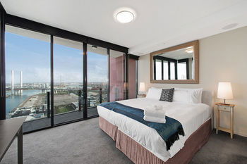 Docklands Private Collection Of Apartments - NewQuay - Dalby Accommodation 28