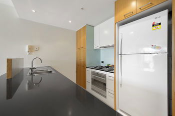 Docklands Private Collection Of Apartments - NewQuay - Dalby Accommodation 30