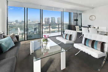 Docklands Private Collection Of Apartments - NewQuay - Dalby Accommodation 36