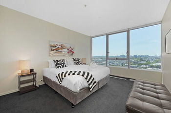 Docklands Private Collection Of Apartments - NewQuay - Dalby Accommodation 42