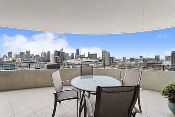 Docklands Private Collection Of Apartments - NewQuay - Dalby Accommodation 52