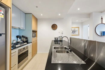 Docklands Private Collection Of Apartments - NewQuay - Dalby Accommodation 54