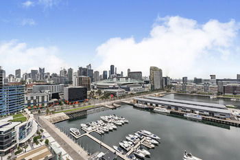 Docklands Private Collection Of Apartments - NewQuay - Dalby Accommodation 56