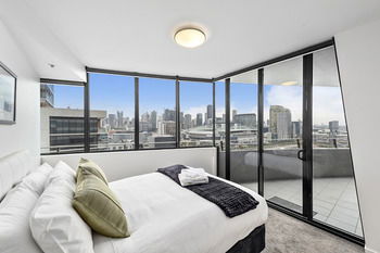 Docklands Private Collection Of Apartments - NewQuay - Dalby Accommodation 58