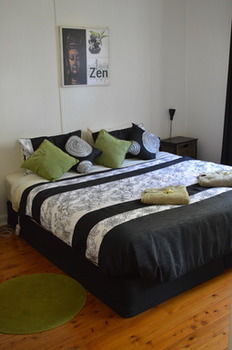 House On The Hill - Hunter Valley - Dalby Accommodation 4