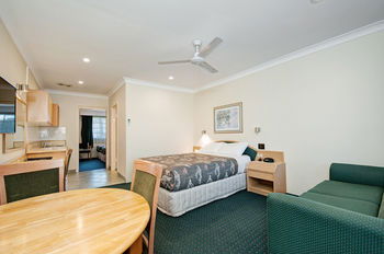 Colonial Terrace Motor Inn - Dalby Accommodation 24