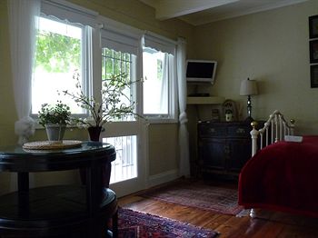 Brentwood Accommodation - Dalby Accommodation 4