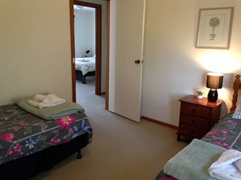 Australian Home Away @ East Doncaster George - Dalby Accommodation 5