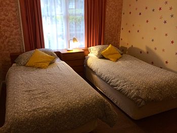 Australian Home Away @ Doncaster Grange Park - Dalby Accommodation 5