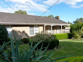 Australian Home Away @ Doncaster Grange Park - Dalby Accommodation 8