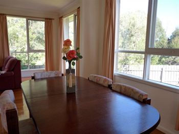 Australian Home Away @ Doncaster Grange Park - Dalby Accommodation 10