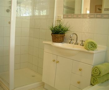 Australian Home Away @ Doncaster Grange Park - Dalby Accommodation 20