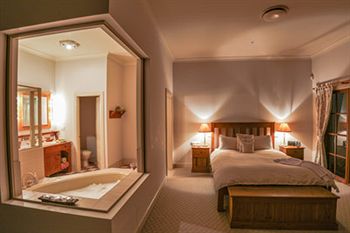 Strathearn Park Lodge - Dalby Accommodation 1