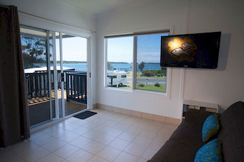 South Coast Retreat - Dalby Accommodation 12