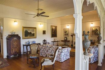 The Falls Montville - Dalby Accommodation 2