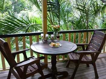The Falls Montville - Dalby Accommodation 9