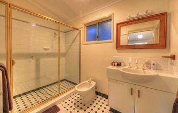 The Falls Montville - Dalby Accommodation 16
