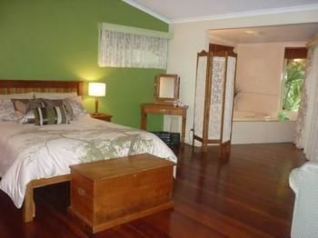 The Falls Montville - Dalby Accommodation 21