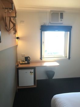 Ibis Budget Casula Liverpool - Dalby Accommodation 11