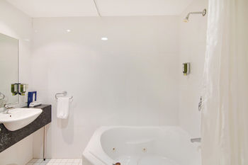 Quality Suites Boulevard On Beaumont - Dalby Accommodation 21