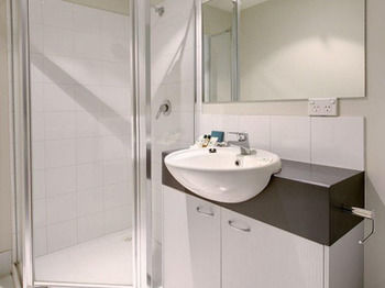 Plum Carlton Serviced Apartments - Dalby Accommodation 9