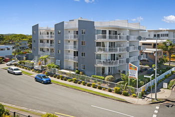 Sandy Shores Luxury Holiday Units - Dalby Accommodation 0